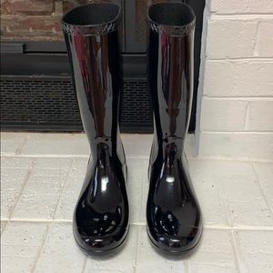 Uggs Rain Boots in black, size 8